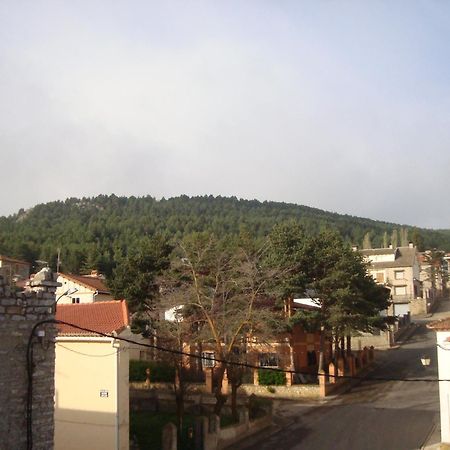 Hotel Suiza Bronchales Exterior photo
