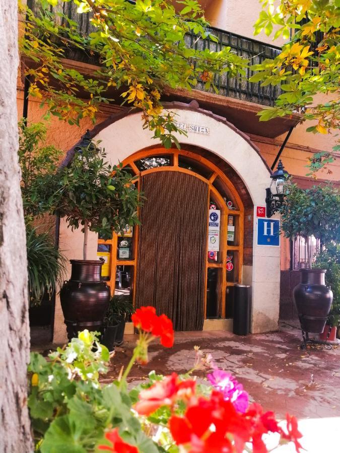 Hotel Suiza Bronchales Exterior photo