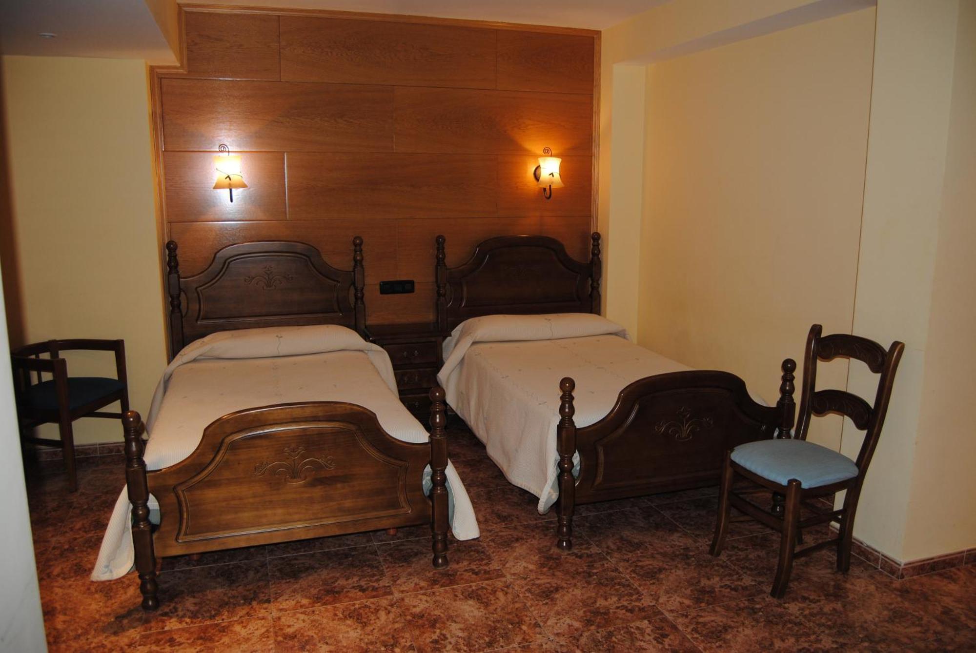 Hotel Suiza Bronchales Exterior photo