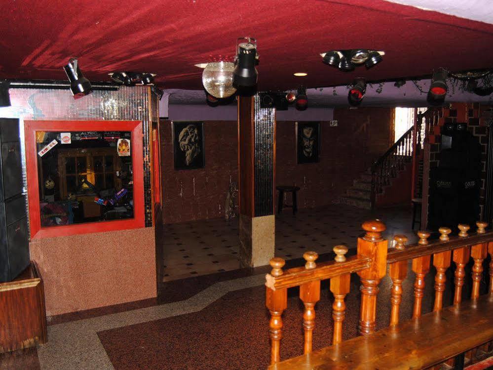 Hotel Suiza Bronchales Exterior photo
