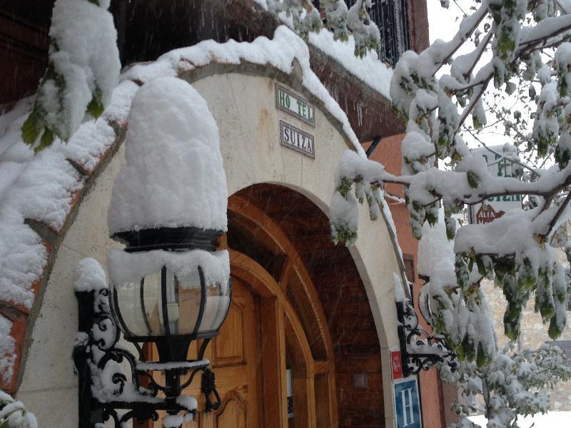 Hotel Suiza Bronchales Exterior photo