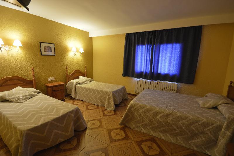 Hotel Suiza Bronchales Exterior photo
